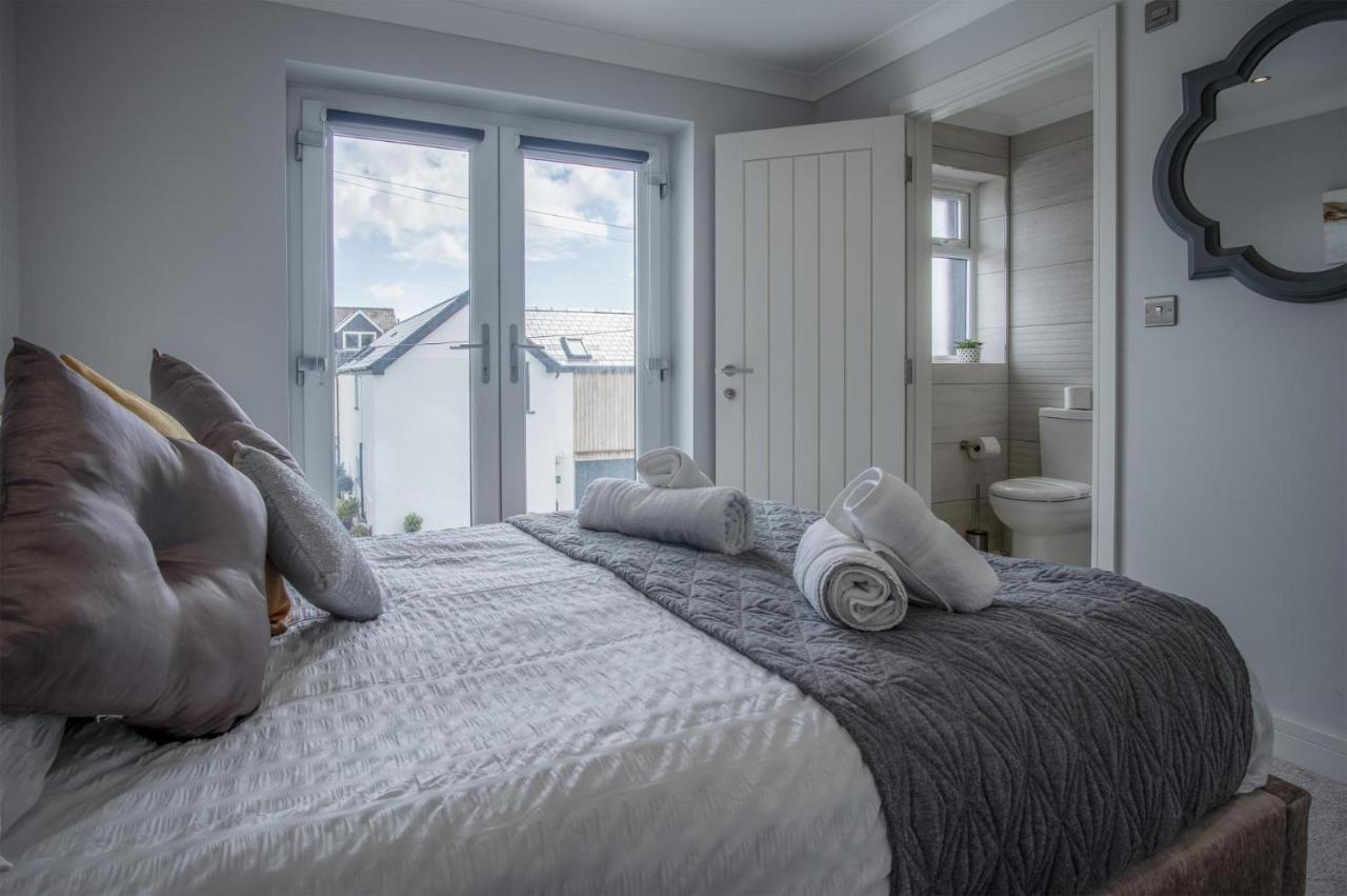 Gower View - 4 Bedroom Luxurious - *