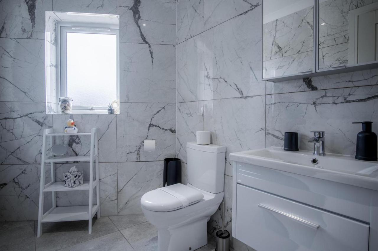 Gower View - 4 Bedroom Luxurious - *