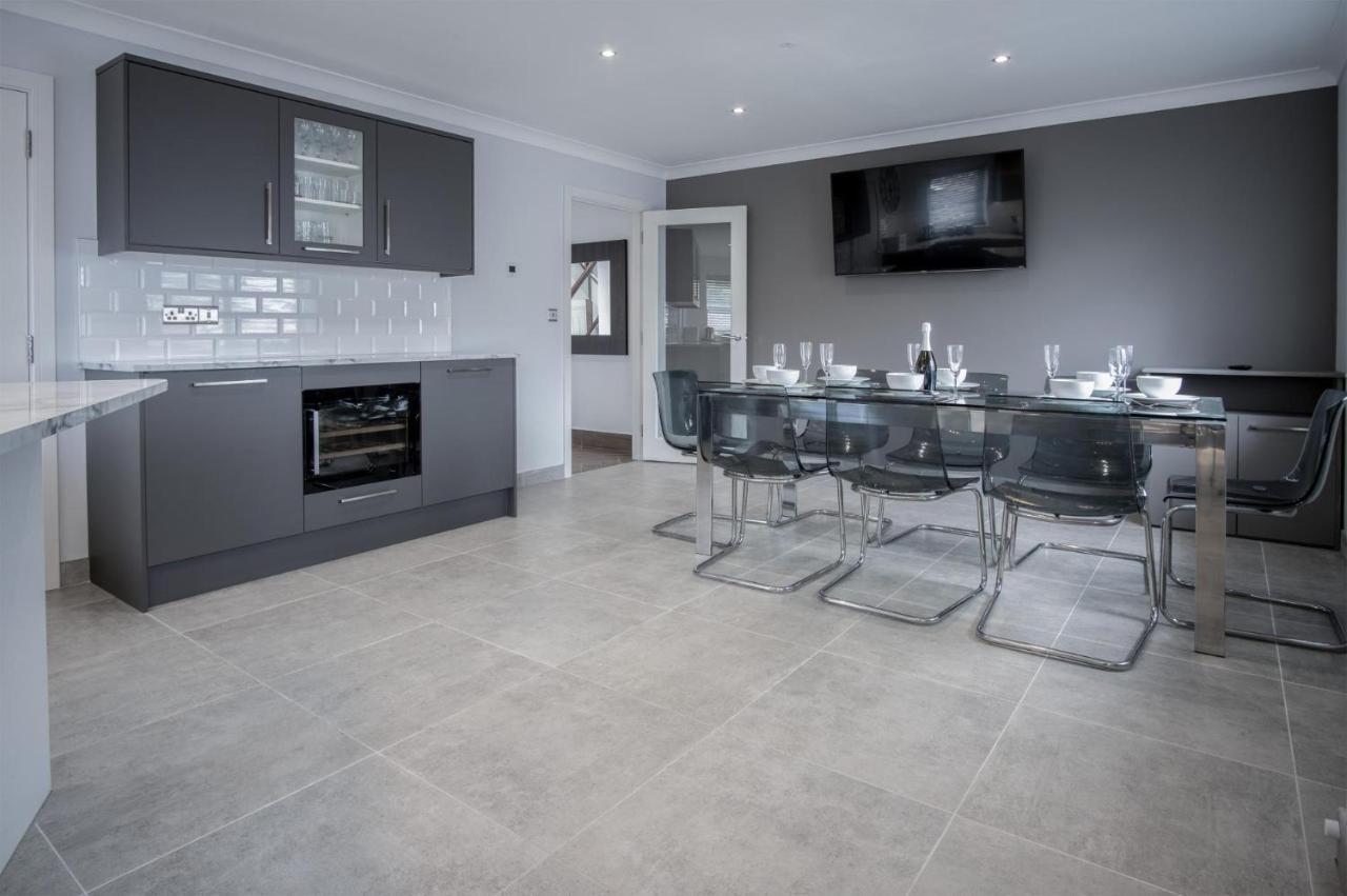 Gower View - 4 Bedroom Luxurious - *