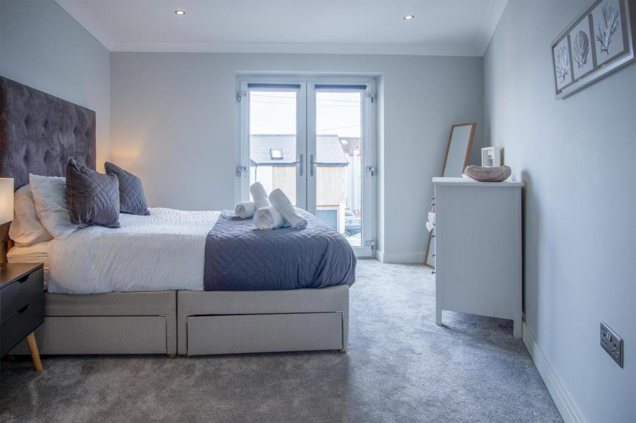 Gower View - 4 Bedroom Luxurious - *